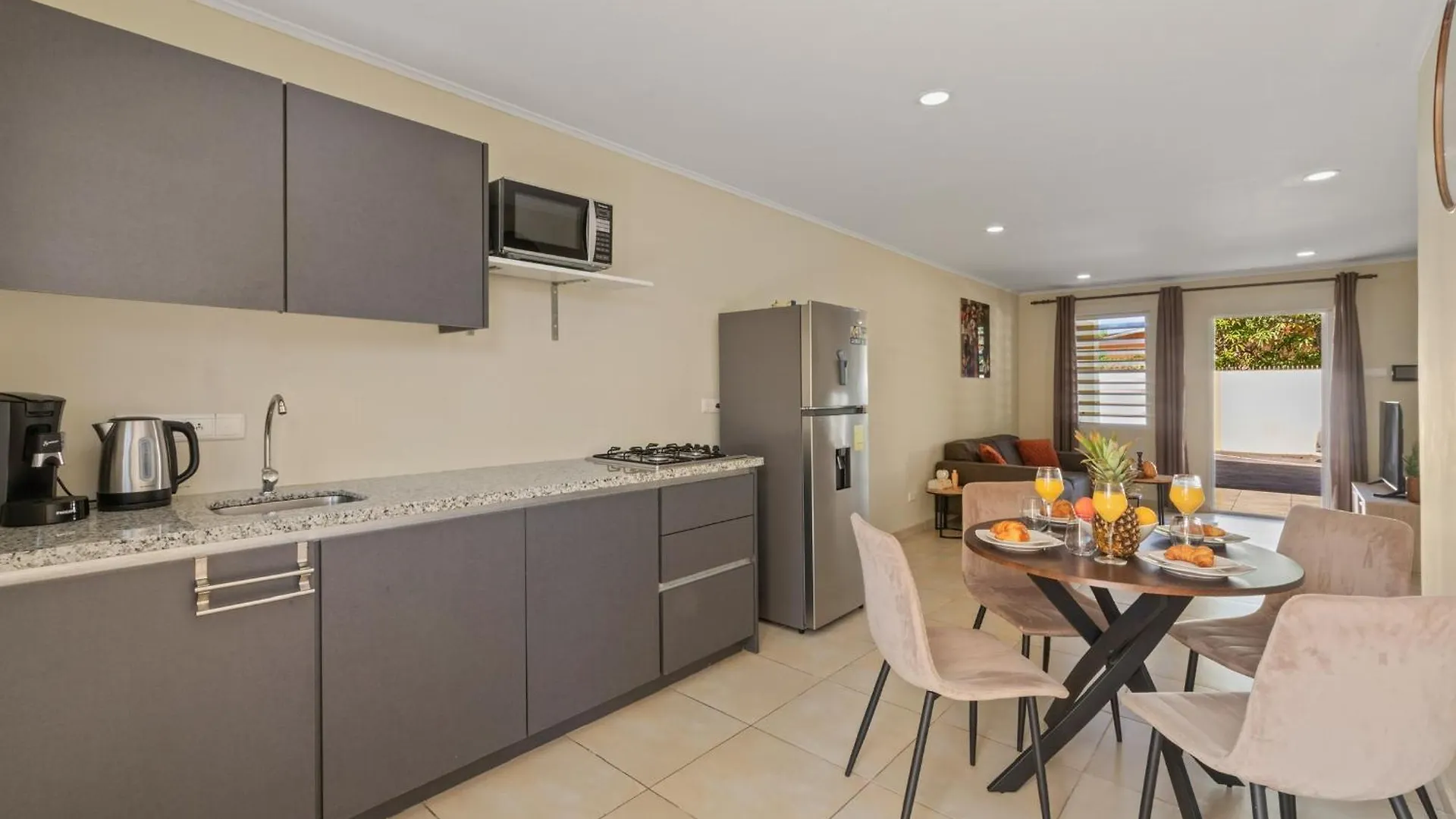 Modern Appartement Op Een Heerlijke Plek Willemstad Apartment